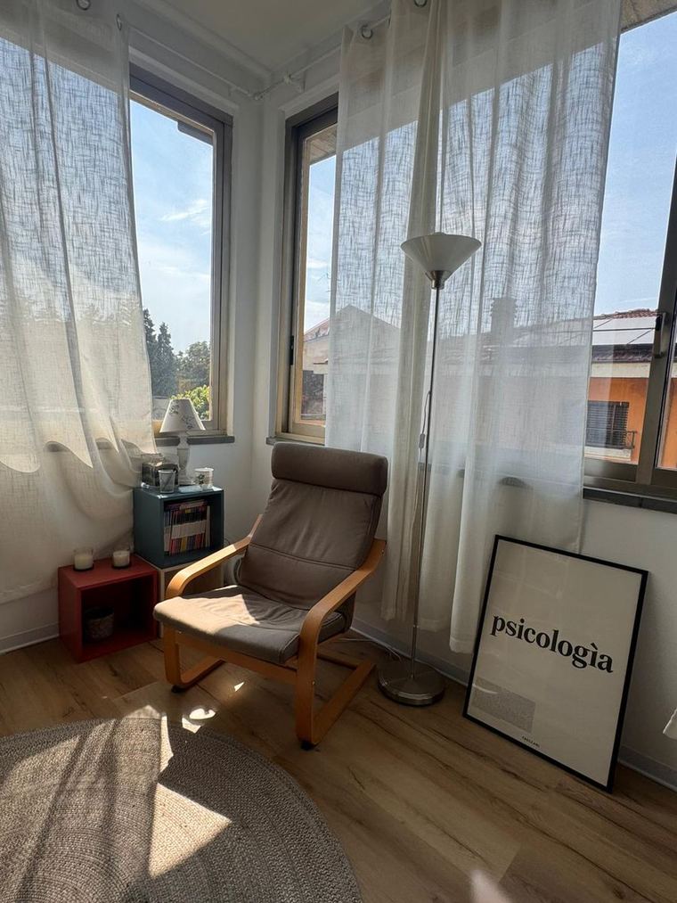 Interno dello studio di psicologia e psicoterapia di Nicole Chiesa a Fidenza